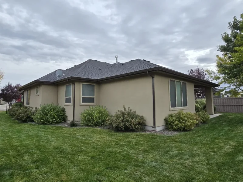 Gutter repair and clean exterior finish in Highlands Ranch